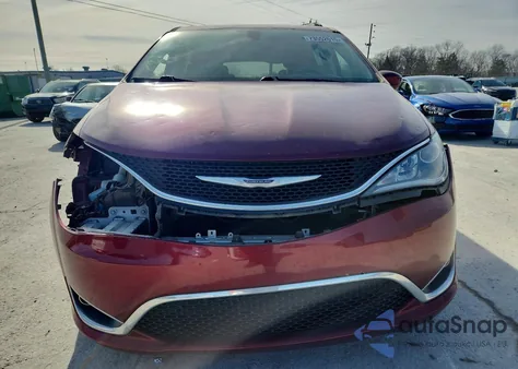 2018 Chrysler Pacifica Touring Plus z USA, uszkodzony, nr VIN 2C4RC1FGXJR105001
